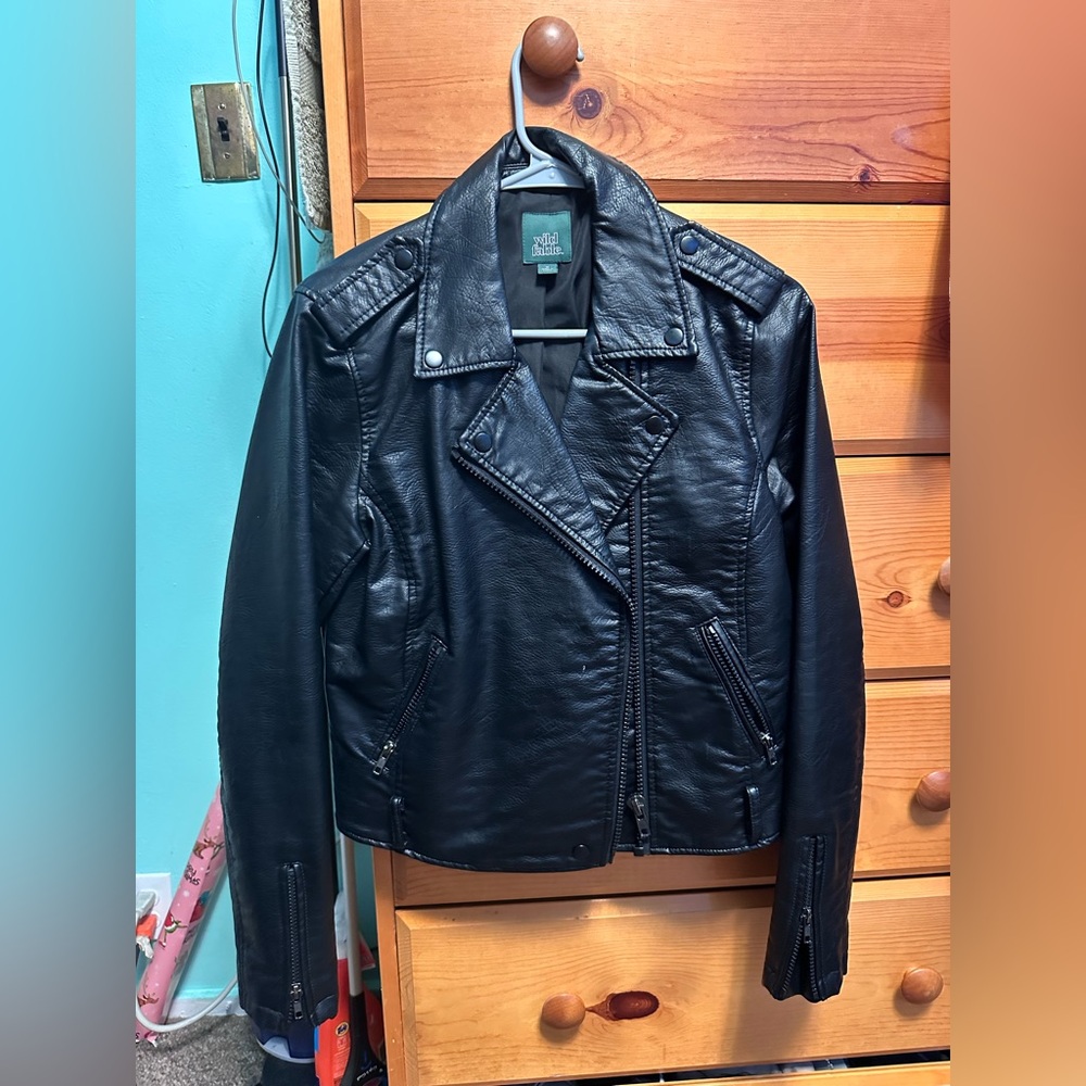 Women’s leather faux jacket